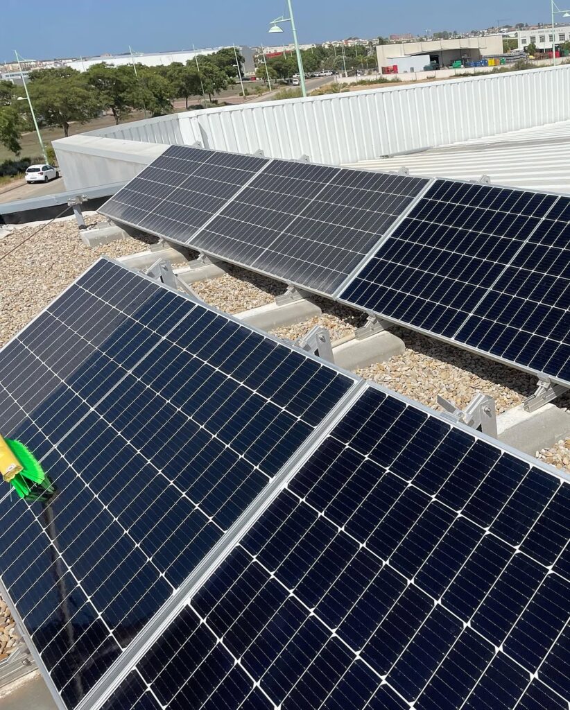 mantenimiento de placas solares en altura sevilla cadiz